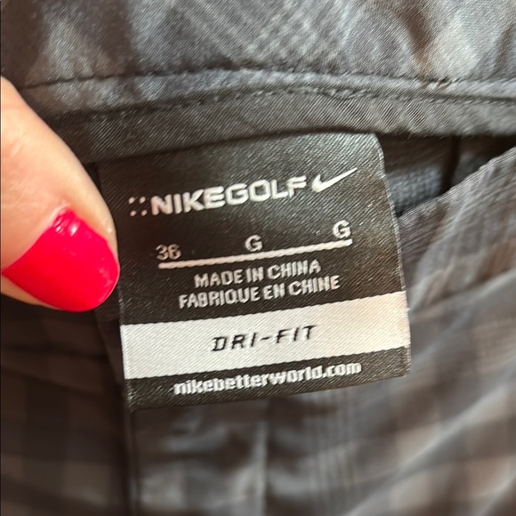 Nike Golf Men's Dri-fit Plaid Golf Shorts Black & Grey Sz 36 - Picture 3 of 4